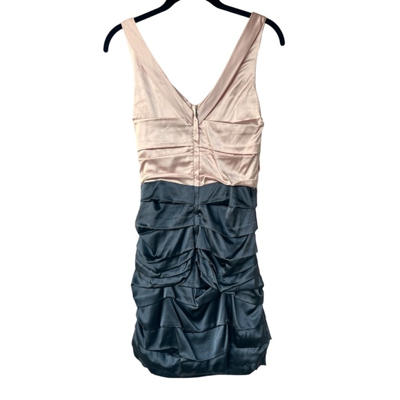 8 Express Silk Two Toned Ruched Sleeveless Peach Pink Gray Satin Mini‎ Dress - Picture 8 of 12